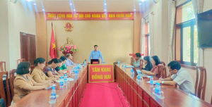 PHÓ CHỦ TỊCH UBND XÃ NGUYỄN VIẾT ĐỢI CHỦ TRÌ HỌP GIAO BAN NGÀNH GIÁO DỤC THÁNG 12/2025