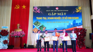 TÂN KHAI: TRANG TRẠI, DOANH NGHIỆP, CƠ SỞ KINH DOANH ĐÓNG GÓP TRÊN 800 TRIỆU ĐỒNG, CÙNG ĐỊA PHƯƠNG CHĂM LO AN SINH XÃ HỘI, XÂY DỰNG NÔNG THÔN MỚI