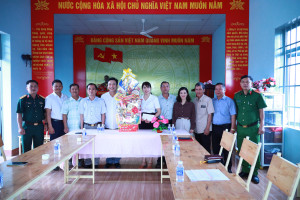 PHÓ BÍ THƯ THƯỜNG TRỰC ĐẢNG ỦY PHAN VĂN MẠNH, THĂM, CHÚC TẾT NGUYÊN ĐÁN BÍNH NGỌ NĂM 2026