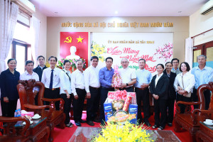 CÁC TỔ CHỨC TÔN GIÁO THĂM, CHÚC TẾT UBND XÃ