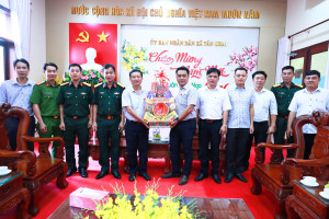 LÃNH ĐẠO XÃ TÂN HÒA, TỈNH TÂY NINH THĂM, CHÚC TẾT UBND XÃ