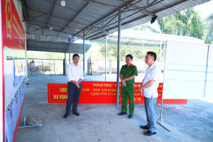 PHÓ BÍ THƯ THƯỜNG TRỰC ĐẢNG ỦY XÃ PHAN VĂN MẠNH KIỂM TRA CÔNG TÁC CHUẨN BỊ BẦU CỬ