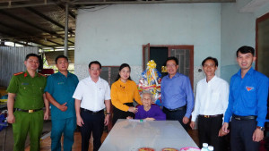 TÂN KHAI: 1.506 NGƯỜI CÓ CÔNG, ĐẢNG VIÊN CAO TUỔI ĐẢNG, ĐỐI TƯỢNG BẢO TRỢ XÃ HỘI, HỘ CẬN NGHÈO ĐƯỢC THĂM HỎI, CHÚC TẾT TỪ NGUỒN NGÂN SÁCH NHÀ NƯỚC