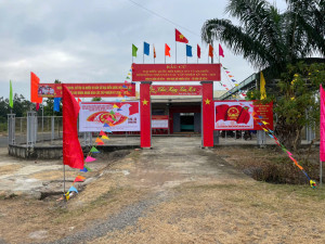 XÃ TÂN KHAI HOÀN THÀNH TRANG TRÍ, TUYÊN TRUYỀN TẠI 21/21 KHU VỰC BỎ PHIẾU