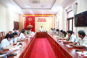 “CHÍNH QUYỀN TỪ TỈNH ĐẾN XÃ ĐANG NỖ LỰC THÁO GỠ KHÓ KHĂN, TIẾN TỚI CẤP GIẤY CHỨNG NHẬN QUYỀN SỬ DỤNG ĐẤT CHO NGƯỜI DÂN. TRONG THỜI GIAN CHỜ GIẢI QUYẾT, ĐỀ NGHỊ NHÂN DÂN TUYỆT ĐỐI KHÔNG XÂY DỰNG TRÁI PHÉP”