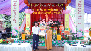 PHÓ CHỦ TỊCH UBND PHƯỜNG NGUYỄN VIẾT ĐỢI DỰ, CHÚC MỪNG CÁC CHÙA NHÂN ĐẠI LỄ PHẬT ĐẢN VESAK, PHẬT LỊCH 2570 - DƯƠNG LỊCH 2026