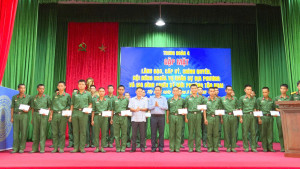 LÃNH ĐẠO PHƯỜNG TÂN KHAI GẶP MẶT GIA ĐÌNH VÀ CHIẾN SĨ MỚI NĂM 2026