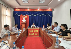 PCT UBND PHƯỜNG NGUYỄN VIẾT ĐỢI HỌP NGHE BÁO CÁO HỒ SƠ, TIẾN ĐỘ CÔNG NHẬN TRƯỜNG CHUẨN ĐỐI VỚI TRƯỜNG THCS TÂN KHAI