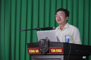 91 QUẦN CHÚNG ƯU TÚ CỦA ĐẢNG BỘ PHƯỜNG TÂN KHAI, XÃ MINH ĐỨC VÀ TRUNG TÂM BẢO TRỢ XÃ HỘI TÂN HIỆP ĐƯỢC BỒI DƯỠNG NHẬN THỨC VỀ ĐẢNG