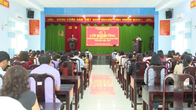 TÂN KHAI: 128 CÁN BỘ, GIÁO VIÊN THAM GIA BỒI DƯỠNG CHÍNH TRỊ HÈ NĂM 2026