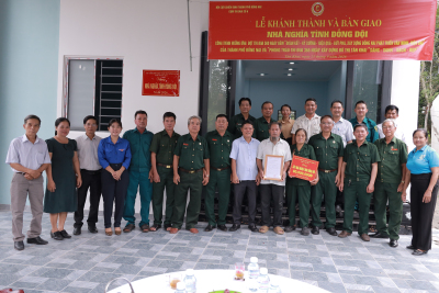 KHÁNH THÀNH, BÀN GIAO NHÀ “NGHĨA TÌNH ĐỒNG ĐỘI” CHO HỘI VIÊN CỰU CHIẾN BINH KHÓ KHĂN VỀ NHÀ Ở