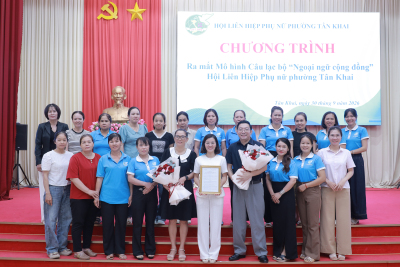 HỘI LIÊN HIỆP PHỤ NỮ TÂN KHAI RA MẮT CÂU LẠC BỘ “NGOẠI NGỮ CỘNG ĐỒNG”