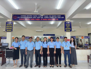 MỘT NGÀY LÀM VIỆC TẠI TRUNG TÂM PHỤC VỤ HÀNH CHÍNH CÔNG XÃ TÂN LỢI