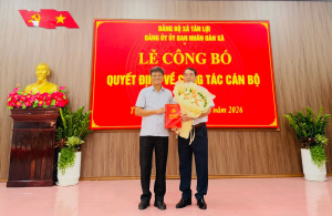 ĐẢNG ỦY XÃ TÂN LỢI TỔ CHỨC TRAO QUYẾT ĐỊNH CHUẨN Y KẾT QUẢ BẦU BỔ SUNG CHỦ NHIỆM ỦY BAN KIỂM TRA ĐẢNG BỘ UBND XÃ