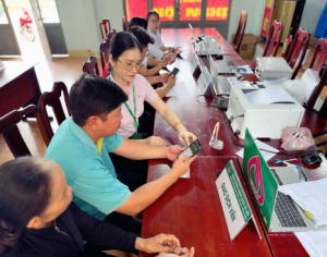 Gửi tiết kiệm trực tuyến qua VBSP Smart Banking - Chung tay vì người nghèo, đảm bảo an sinh xã hội.