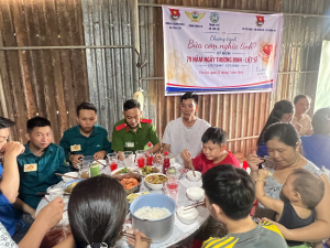 ĐOÀN XÃ TÂN LỢI PHỐI HỢP TỔ CHỨC CHƯƠNG TRÌNH “BỮA CƠM NGHĨA TÌNH” NHÂN KỶ NIỆM 79 NĂM NGÀY THƯƠNG BINH - LIỆT SĨ
