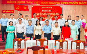 XÃ TÂN LỢI: CÔNG BỐ QUYẾT ĐỊNH KẾT THÚC HOẠT ĐỘNG ĐẢNG BỘ CÁC CƠ QUAN ĐẢNG, ĐẢNG BỘ UBND XÃ VÀ THÀNH LẬP CÁC CHI BỘ TRỰC THUỘC