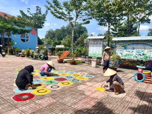 LAN TỎA NĂNG LƯỢNG TÍCH CỰC: XÂY DỰNG MÔI TRƯỜNG "HỌC BẰNG CHƠI, TRẢI NGHIỆM ĐỂ BÉ LỚN KHÔN" TẠI MN TÂN LỢI.