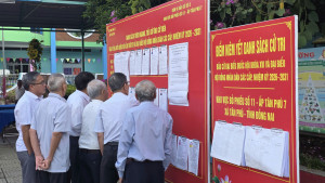 HƠN 55 NGÀN CỬ TRI XÃ TÂN PHÚ NÔ NỨC THAM GIA NGÀY HỘI NON SÔNG