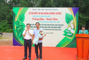 HỘI NÔNG DÂN XÃ TÂN QUAN TỔ CHỨC THAM QUAN, HỌC TẬP MÔ HÌNH TRÌNH DIỄN TRỒNG DÂU – NUÔI TẰM