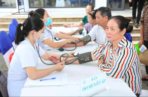 TÂN QUAN TRIỂN KHAI CHƯƠNG TRÌNH KHÁM SỨC KHỎE ĐỊNH KỲ, KHÁM SÀNG LỌC MIỄN PHÍ CHO NHÂN DÂN TRÊN ĐỊA BÀN XÃ