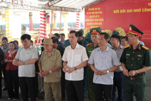 LÃNH ĐẠO XÃ TÂN QUAN  THĂM ĐỘNG VIÊN ĐỘI K72 TÌM KIẾM QUY TẬP HÀI CỐT LIỆT SĨ TẠI XÃ MINH ĐỨC.