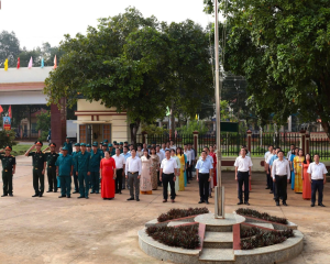 XÃ TÂN QUAN TỔ CHỨC LỄ CHÀO CỜ ĐẦU THÁNG