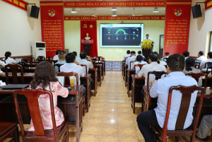 XÃ TÂN QUAN TỔ CHỨC TẬP HUẤN, HƯỚNG DẪN KHAI THÁC HỆ THỐNG GIÁM SÁT, ĐIỀU HÀNH THÔNG MINH