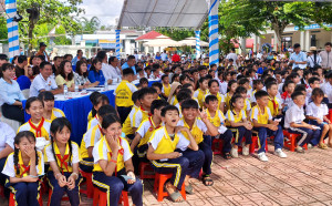 Ấm áp Đêm hội trăng rằm “Lồng đèn thắp sáng ước mơ” năm 2026 cho hơn 800 thiếu nhi tại xã Thanh Sơn