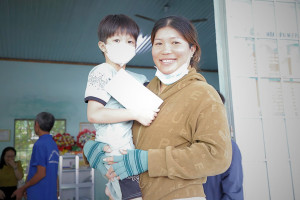 TRAO HỌC BỔNG – TIẾP SỨC ĐẾN TRƯỜNG CHO HỌC SINH CÓ HOÀN CẢNH ĐẶC BIỆT