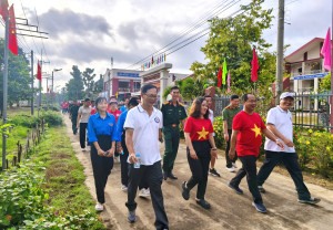 Sôi nổi chương trình đi bộ “Cùng Việt Nam tiến bước” năm 2026 tại xã Thanh Sơn