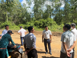 Lãnh đạo xã Thanh Sơn khảo sát thực địa hạ tầng giao thông, đề xuất phương án đầu tư, duy tu các tuyến đường trên địa bàn