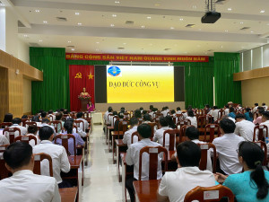 Bồi dưỡng chuyên đề "Đạo đức công chức" cho đội ngũ công chức Thanh tra tỉnh
