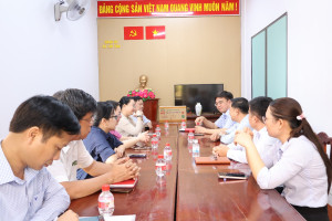 Đoàn công tác Thanh tra tỉnh thăm hỏi, trao đổi và làm việc tại xã Lộc Tấn