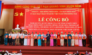 Đ/c Đặng Hà Giang - TUV, Bí thư Đảng uỷ thừa uỷ quyền của Tỉnh quy trao quyết định chỉ định uỷ viên ban chấp hành đảng bộ xã Thiện Hưng