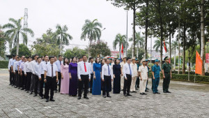 Thiện Hưng viếng đài tưởng niệm nhân kỷ niệm 78 năm ngày thương binh liệt sĩ 27-7