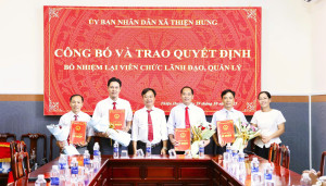 THIỆN HƯNG: CÔNG BỐ VÀ TRAO QUYẾT ĐỊNH BỔ NHIỆM LẠI VIÊN CHỨC LÃNH ĐẠO, QUẢN LÝ CHO 3 TRƯỜNG HỌC