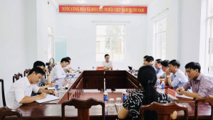 BÍ THƯ ĐẢNG UỶ XÃ THIỆN HƯNG TIẾP CÔNG DÂN ĐỊNH KỲ THÁNG 11