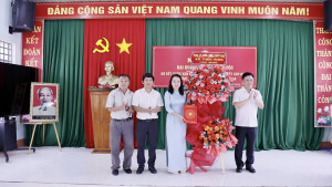 Ấp 8 - Sôi nổi Ngày hội Đại đoàn kết toàn dân tộc