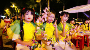 VĂN HÓA LÀ NGUỒN LỰC THÚC ĐẨY PHÁT TRIỂN KINH TẾ - XÃ HỘI