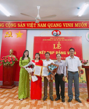 NÂNG CAO CHẤT LƯỢNG KẾT NẠP ĐẢNG VIÊN MỚI
