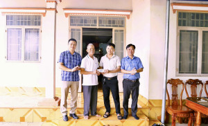 XÃ THIỆN HƯNG VẬN ĐỘNG HỖ TRỢ SỬA CHỮA NHÀ Ở CHO GIA ĐÌNH CHÍNH SÁCH