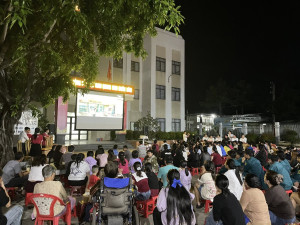 Gần 2000 người dân xã Thống Nhất được xem phim 'Mưa đỏ' miễn phí
