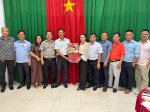 Lãnh đạo xã Thống Nhất thăm, chúc tết doanh nghiệp nhân dịp tết Nguyên đán Bính Ngọ 2026