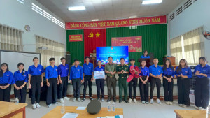 RA MẮT ĐỘI HÌNH THANH NIÊN TÌNH NGUYỆN HỖ TRỢ CÔNG TÁC BẦU...