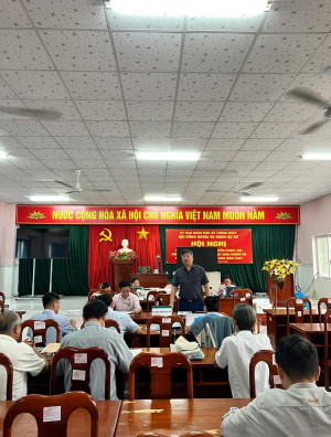 ĐẠI DIỆN HĐQT NGÂN HÀNG CHÍNH SÁCH XÃ HỘI XÃ THỐNG NHẤT KIỂM TRA, GIÁM SÁT TẠI ĐIỂM GIAO DỊCH THỐNG NHẤT.
