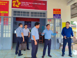 ĐỒNG CHÍ HÀ ANH DŨNG, UVBTV TỈNH UỶ, PHÓ CHỦ TỊCH THƯỜNG TRỰC UBMTTQ VIỆT NAM TỈNH ĐỒNG NAI CÙNG ĐOÀN CÔNG TÁC THĂM VÀ KIỂM TRA CƠ SỞ VẬT CHẤT TRÊN ĐỊA BÀN XÃ THỌ SƠN