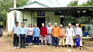 Đoàn công tác HĐND xã Thuận Lợi, tỉnh Đồng Nai thăm, chúc mừng và tặng quà Thánh đường Hồi giáo của đồng bào Chăm