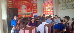 Người dân xã Thuận Lợi được hướng dẫn tận tình thủ tục nhận trợ cấp hưu trí xã hội