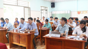 Đảng ủy xã Thuận Lợi làm việc với Chi bộ, Ban Điều hành ấp Đồng Búa